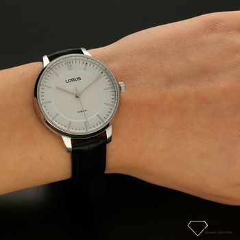 Zegarek damski LORUS Classic Czarny pasek RG277TX9. Zegarek damski Lorus o tradycyjnym wyglądzie, który z pewnością przypadnie do gustu kobietą szukającym klasycznych dodatków w swoich stylizacjach.  (1).jpg