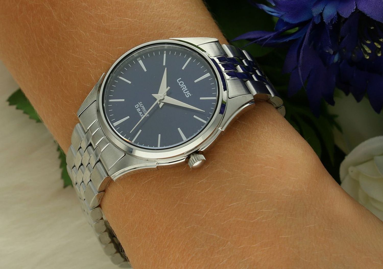 Zegarek damski Lorus RG285SX5 z niebieską tarczą, szafirowym szkłem i stalową bransoletą. Japoński mechanizm kwarcowy, wodoszczelność 50M. Styl i niezawodność – sprawdź!1.jpg