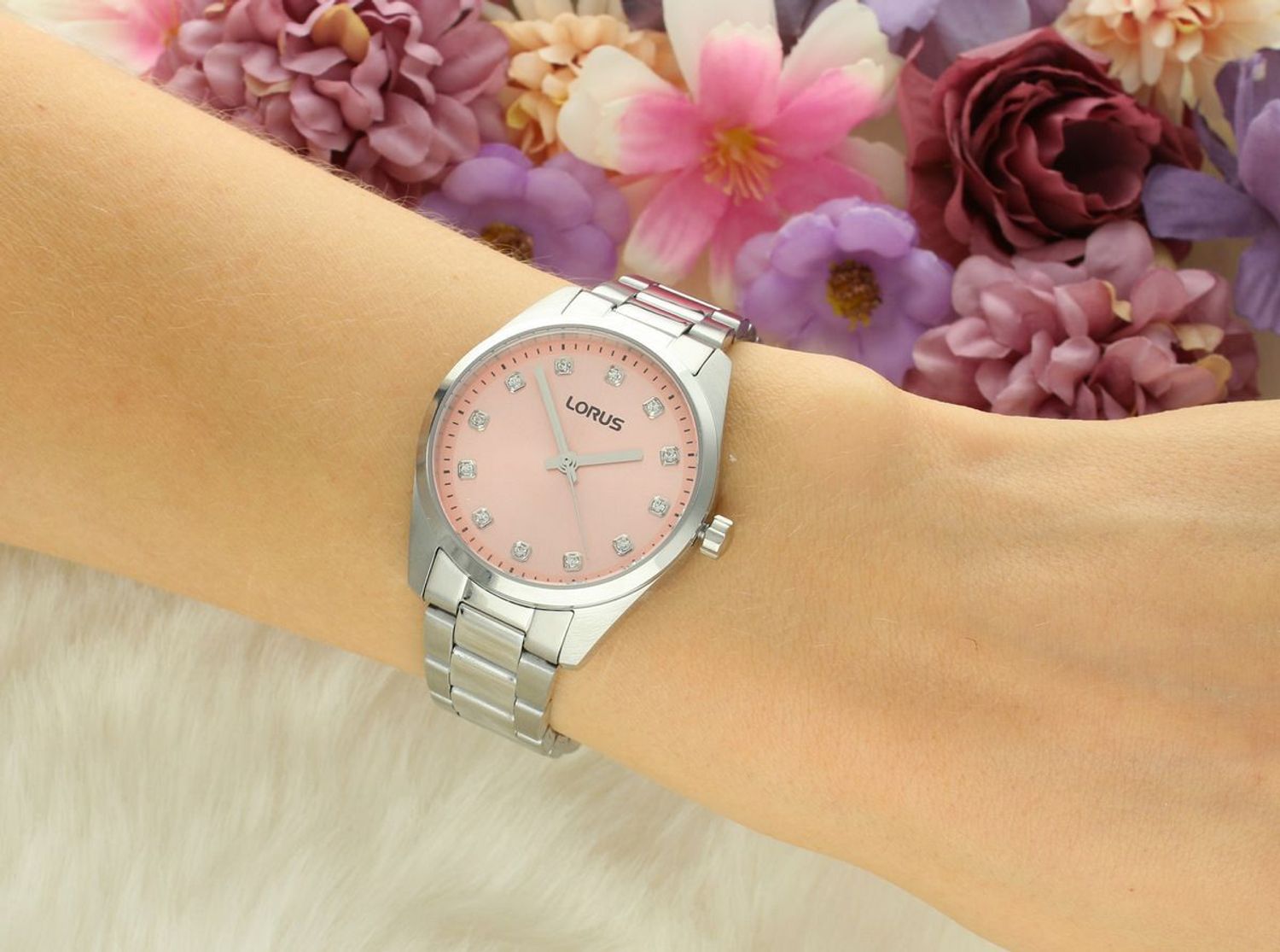Zegarek Lorus RG325XX9 – Damski srebrny, różowa tarcza z cyrkoniami, stal szlachetna, 50m.jpg