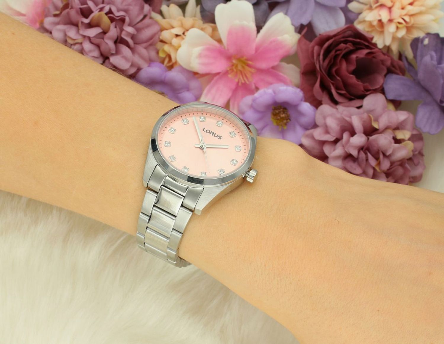 Zegarek Lorus RG325XX9 – Damski srebrny, różowa tarcza z cyrkoniami, stal szlachetna, 50m.jpg