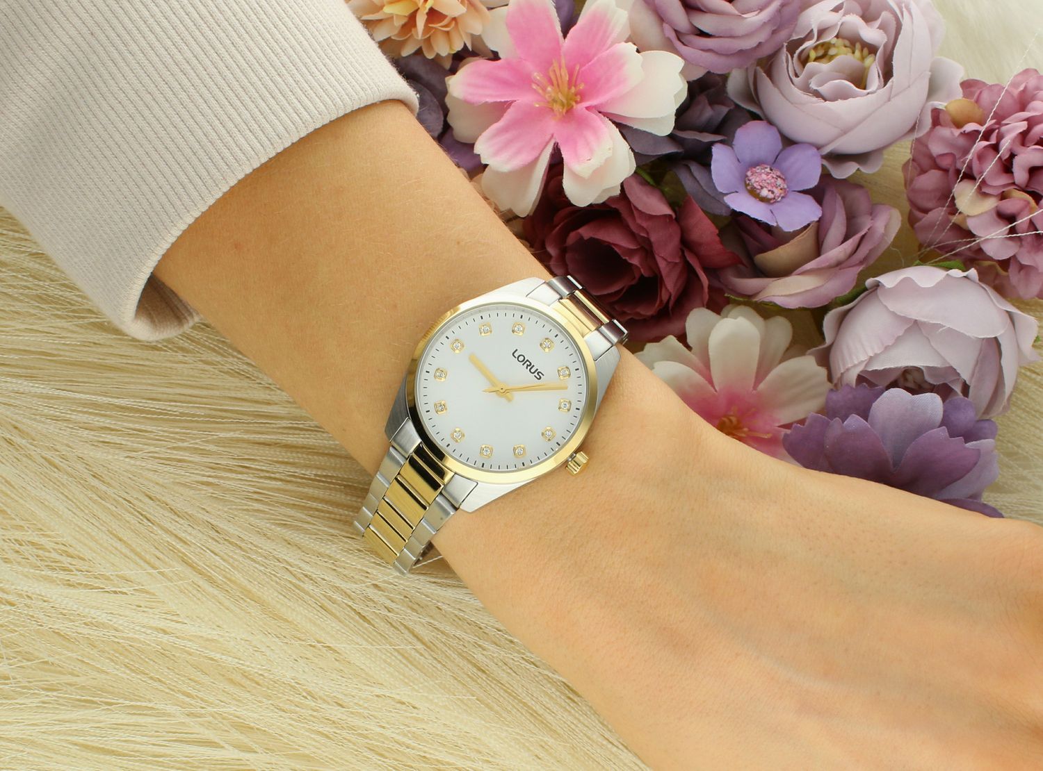 Zegarek damski Lorus Classic RG326XX9  Zegarek damski Lorus 'Ponadczasowy klasyk'. Zegarek damski w stylu minimalistycznym, który swoim wyglądem sprawia, że jest ponadczasowy.1.webp