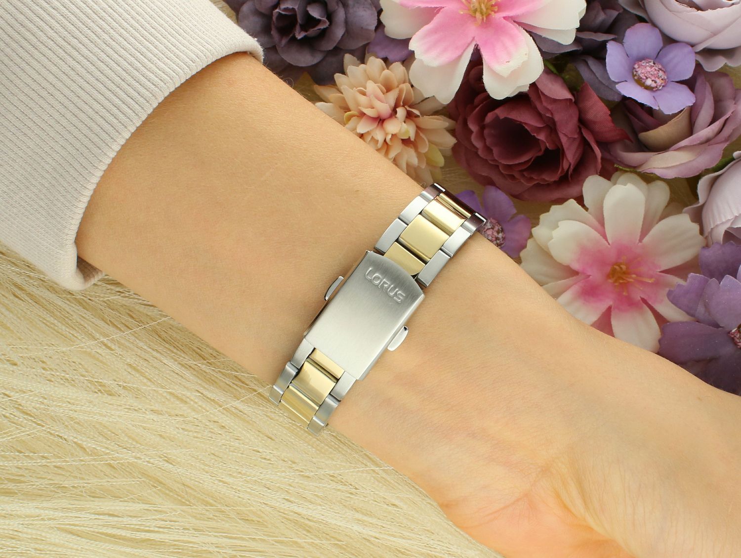 Zegarek damski Lorus Classic RG326XX9  Zegarek damski Lorus 'Ponadczasowy klasyk'. Zegarek damski w stylu minimalistycznym, który swoim wyglądem sprawia, że jest ponadczasowy.1.webp