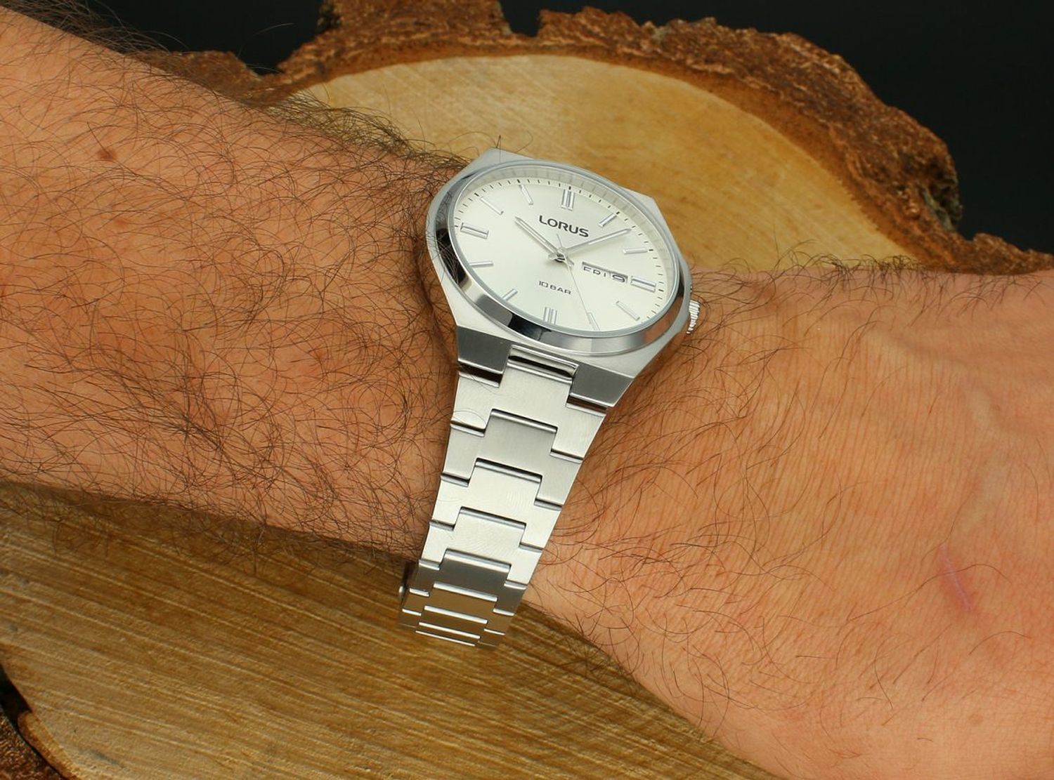 Zegarek damski Lorus RH399AX9 – elegancki, wodoszczelny, stal szlachetna.jpg