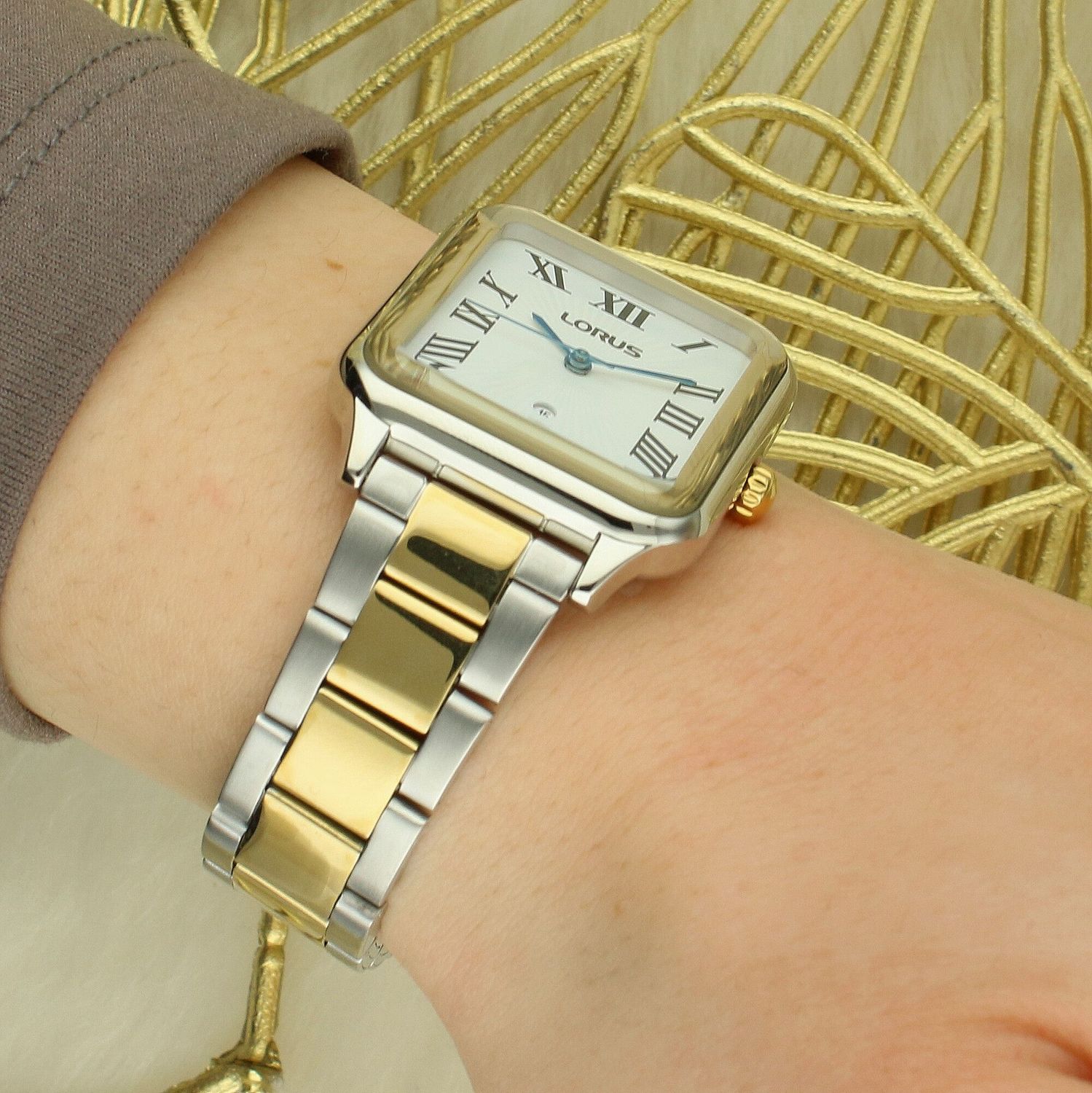 Lorus RH741BX9 – Klasyczny damski zegarek prostokątny z bransoletą.jpg