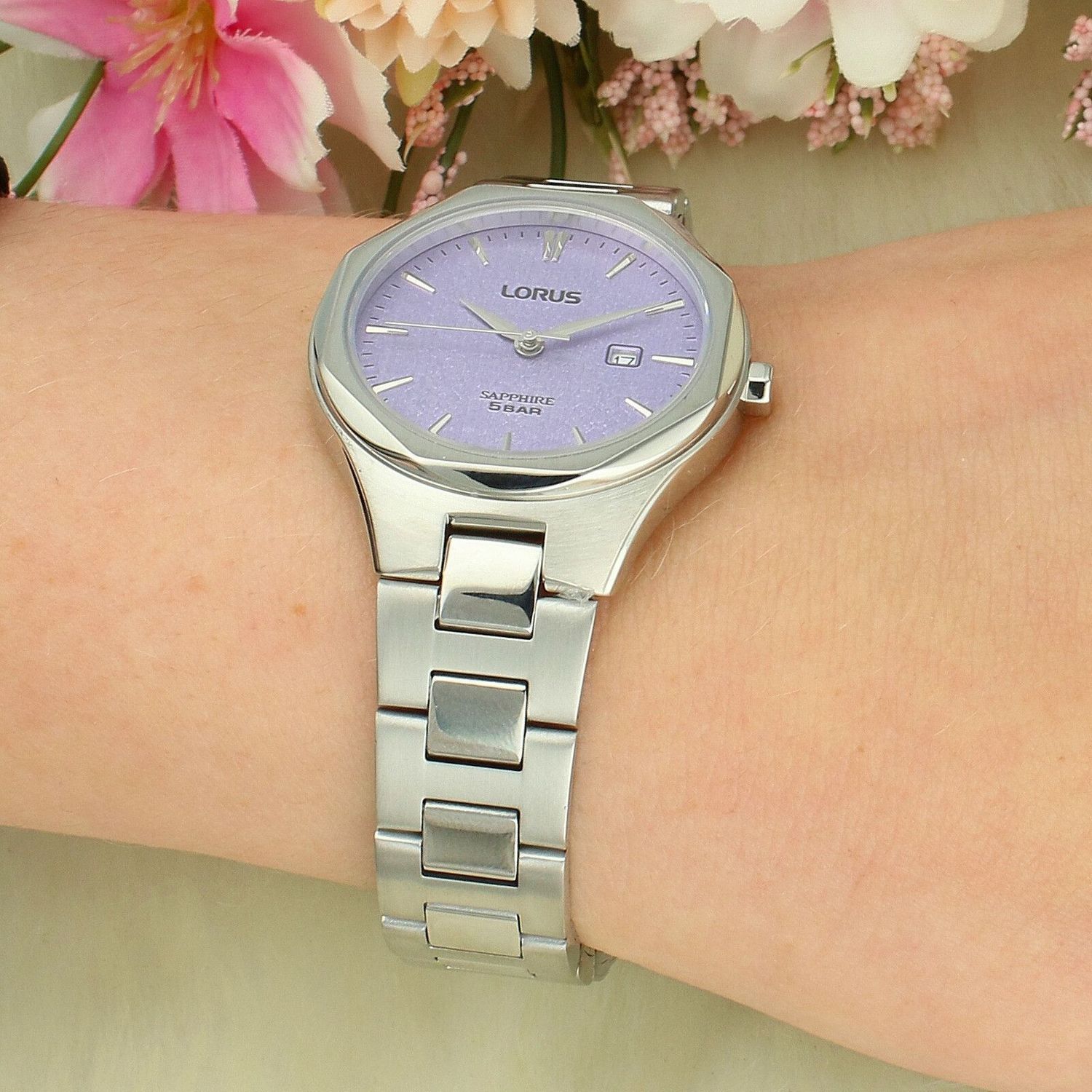 Zegarek Lorus Classic Lady RH747BX9 zegarek damski z fioletową tarczą i bransoletąf.jpg