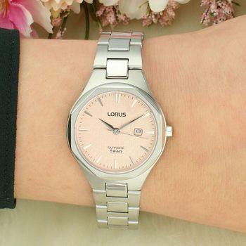 Zegarek Lorus Classic Lady RH749BX9 zegarek damski z różową tarczą i stalową bransoletą fashion.jpg
