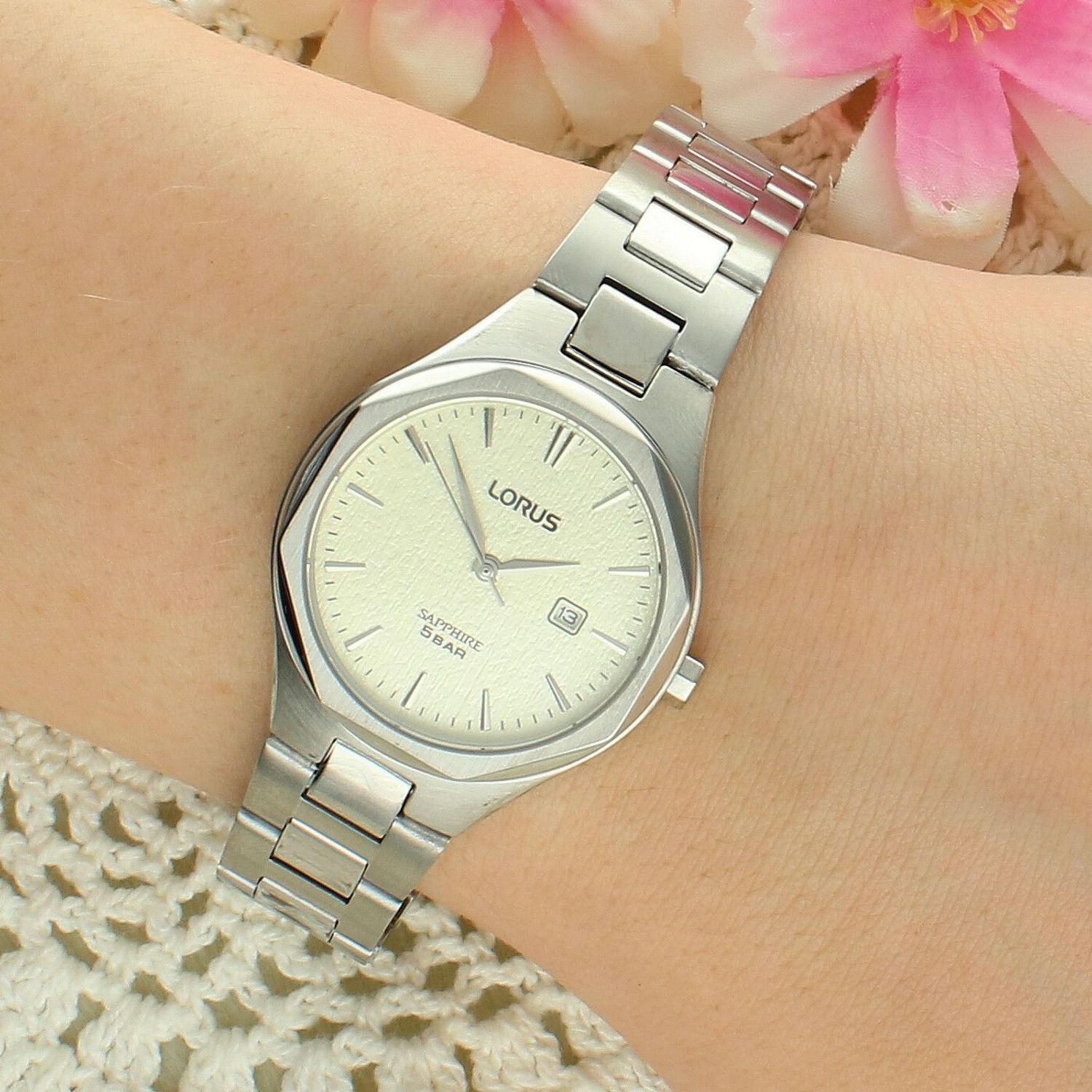 Lorus RH751BX9 damski zegarek srebrny – klasyczny szafirowe szkło.jpg