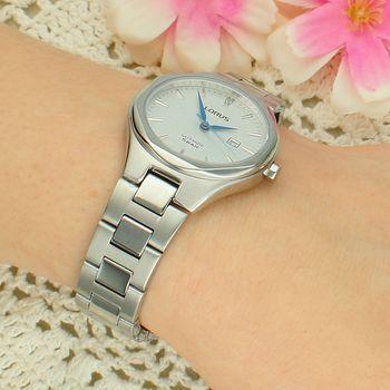 Lorus RH753BX9 Damski Zegarek Srebrny Szafir Niebieskie Wskazówki Datownik 50M Classic damski.jpg