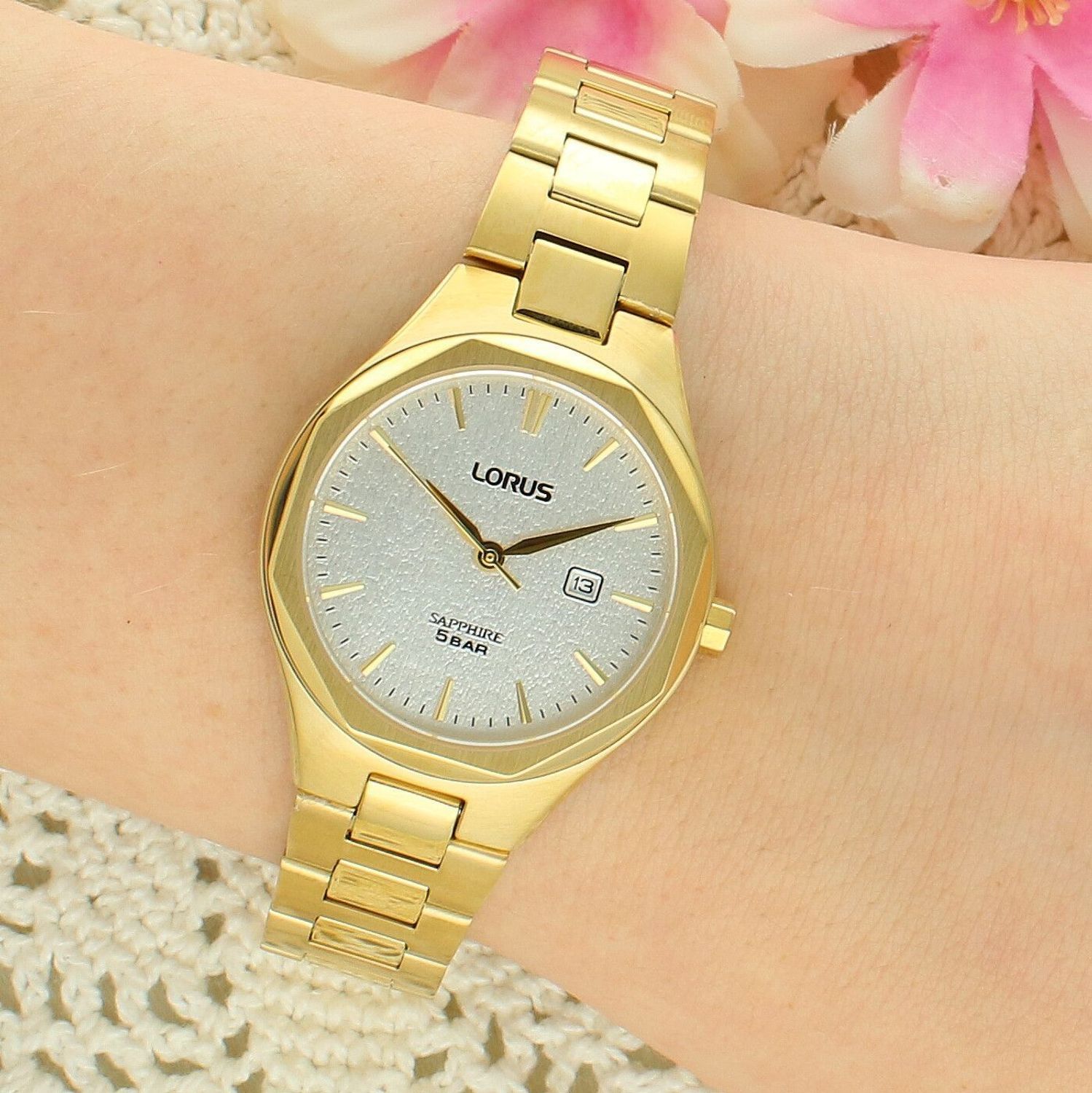 Lorus RH756BX9 Zegarek Damski Classic Lady Złoty Srebrna Tarcza Szafir.jpg