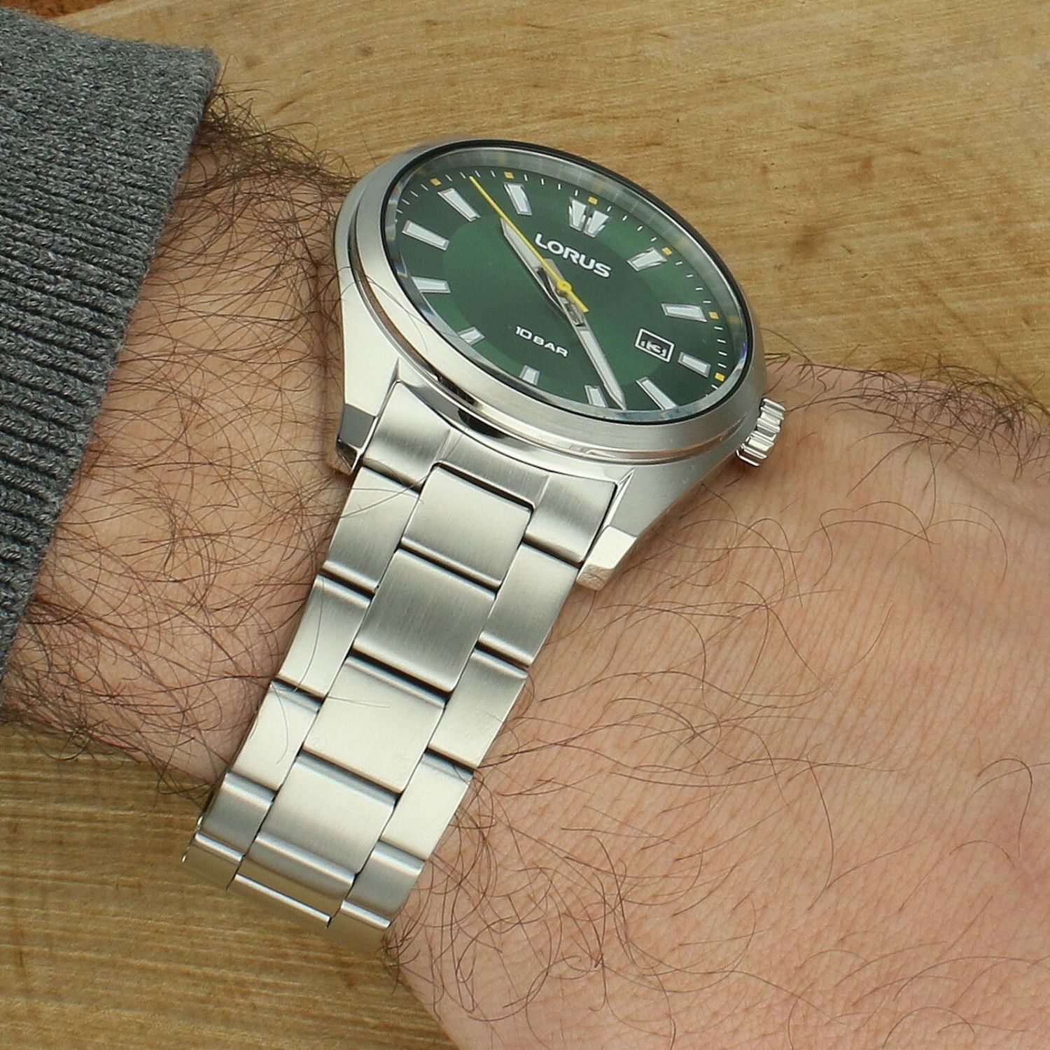 Lorus RH921SX-9 – zegarek męski na bransolecie, zielona tarcza, WR100.jpg
