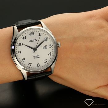 Zegarek męski na czarnym pasku Lorus RH949NX9  ze srebrną tarcza i czarnymi cyframi. Czytelny zegarek na prezent dla taty (5).jpg