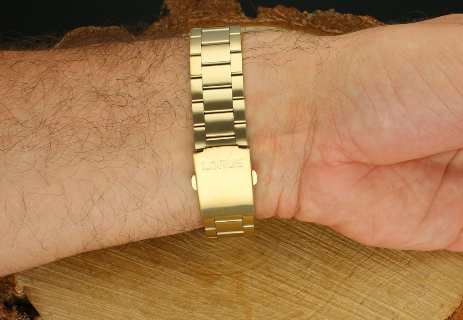 Złoty zegarek męski Lorus RH950RX9 – elegancki design, stal 316L, wodoszczelność 100M.jpg