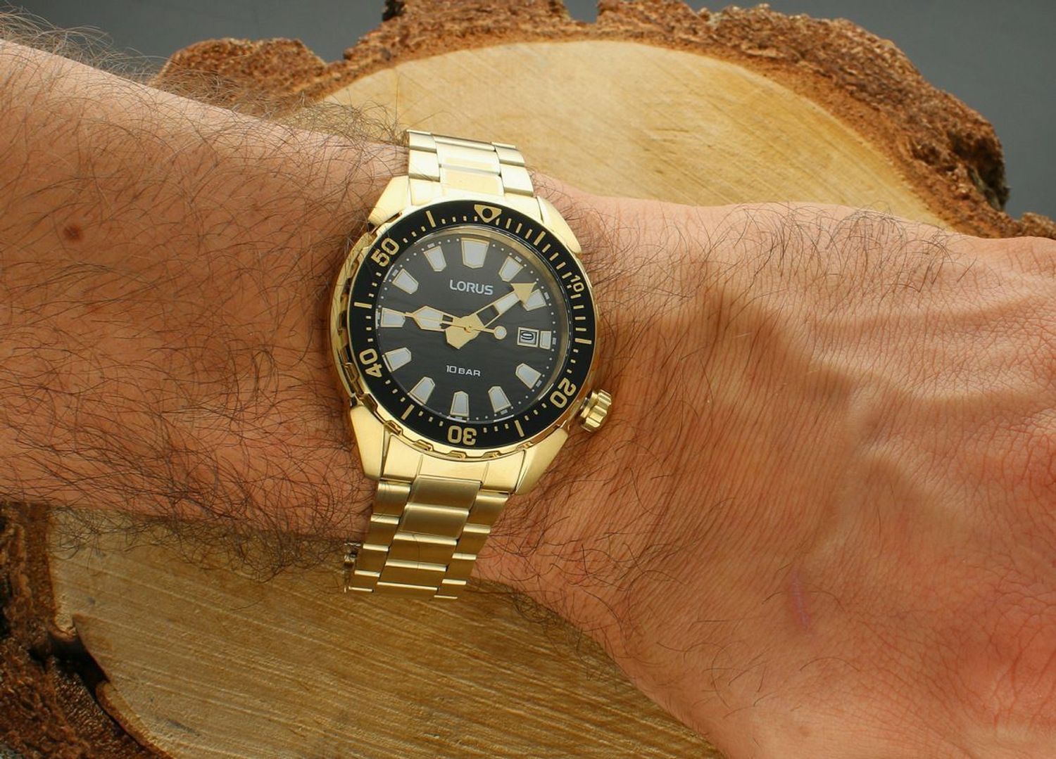 Złoty zegarek męski Lorus RH950RX9 – elegancki design, stal 316L, wodoszczelność 100M.jpg