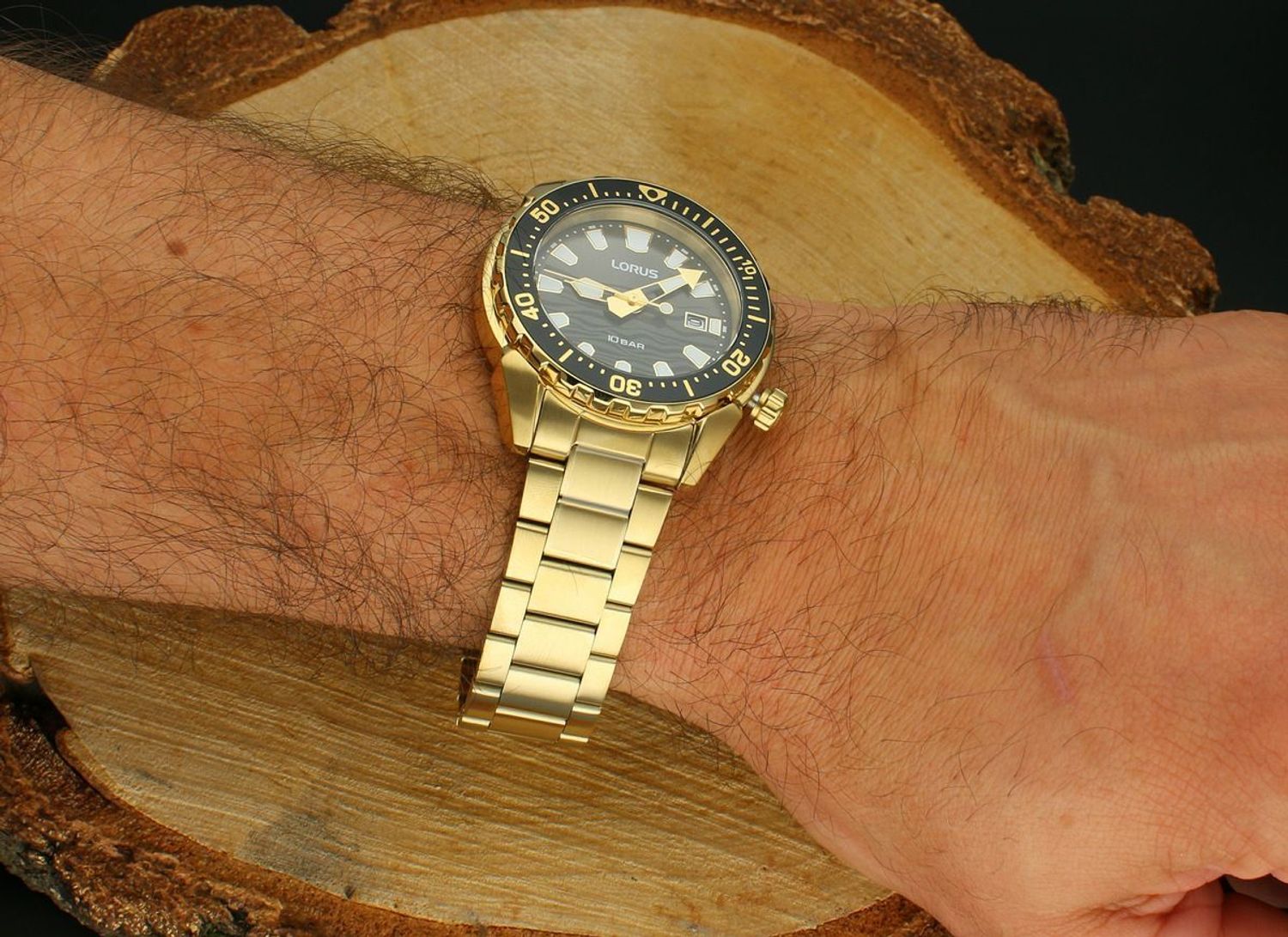 Złoty zegarek męski Lorus RH950RX9 – elegancki design, stal 316L, wodoszczelność 100M.jpg