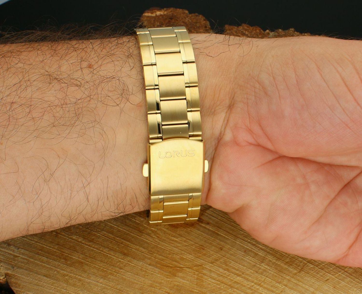 Złoty zegarek męski Lorus RH962QX9 na bransolecie – klasyczny design i japońska precyzja.jpg