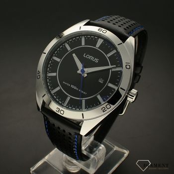 Zegarek męski ⌚️ na sportowym pasku w kolorze czarnym z niebieskimi przeszyciami. Lorus Fashion RH975GX9  (2).jpg