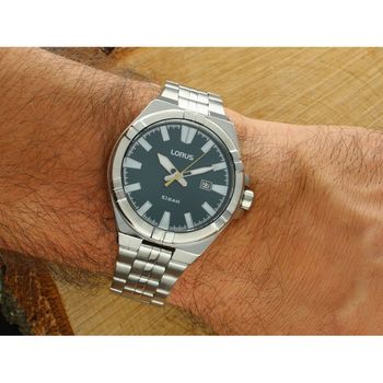 Stylowy zegarek męski Lorus RH977RX9 z zieloną tarczą, mechanizmem kwarcowym Seiko, szkłem mineralnym i wodoszczelnością do 100m. Idealny na co dzień i do aktywności.2.jpg
