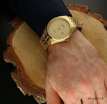 Zegarek męski Lorus RH990PX9. Zegarek męski Lorus na bransolecie RH990PX9 w złotym kolorze wyposażony jest w kwarcowy mechanizm, zasilany za pomocą baterii. Męski zegarek Lorus na złotej bransolecie. Klasyczny zegarek męski id (1).jpg