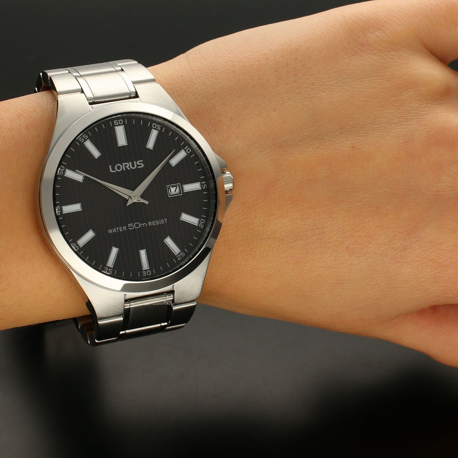 Zegarek męski Lorus na bransolecie ' Stylowe pasy'  RH991KX9.jpg