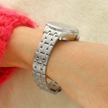 Lorus RJ299BX9 to elegancki zegarek damski ze stali nierdzewnej z tarczą sunburst, mechanizmem Seiko PC22A, datownikiem i wodoszczelnością 100 m (10 bar). Szkło mineralne i luminescencja.3.jpg