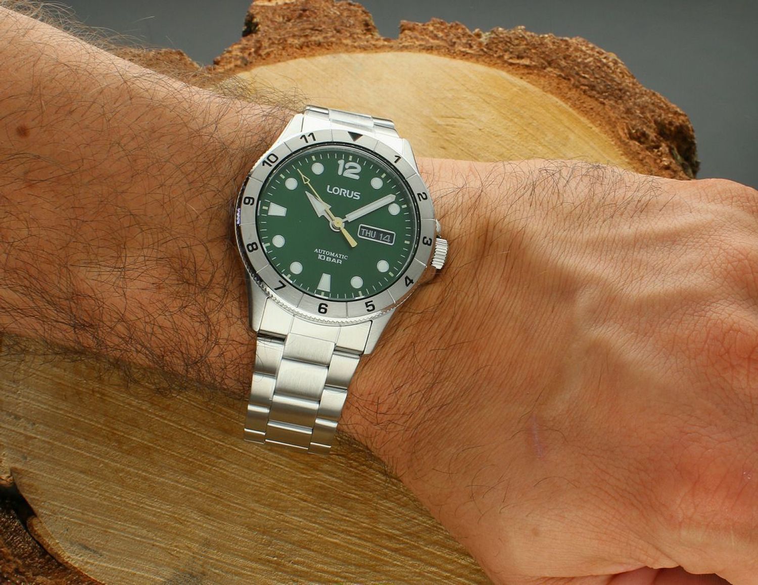 Zegarek męski Lorus RL463BX9 Automatic – stal szlachetna, zielona tarcza, 100m wodoszczelności.jpg