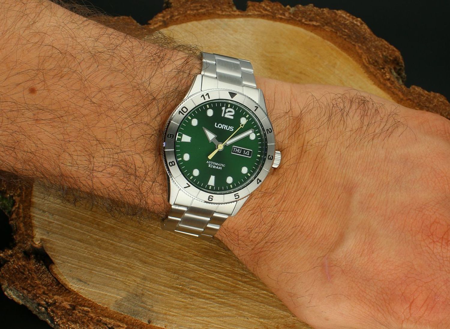 Zegarek męski Lorus RL463BX9 Automatic – stal szlachetna, zielona tarcza, 100m wodoszczelności.jpg