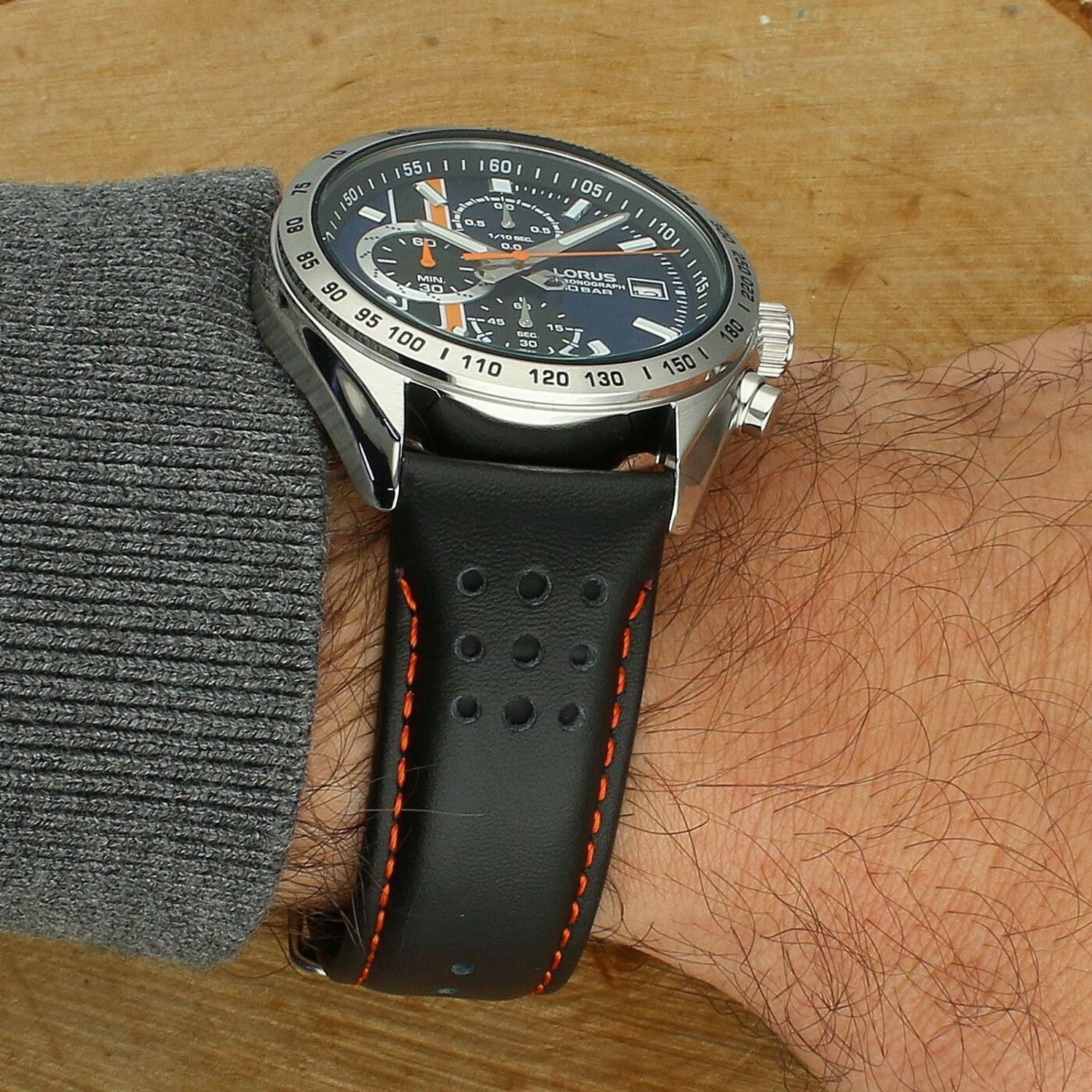 Zegarek męski Lorus RM303KX9 Sports Chronograph na pasku.jpg