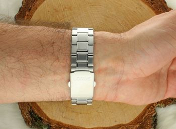 Zegarek męski Lorus Chronograph RM371JX9  wyposażony jest w kwarcowy mechanizm, zasilany za pomocą baterii. Posiada bardzo wysoką dokładność mierzenia czasu +- 10 sekund w przeciągu 30 dni.3.jpg