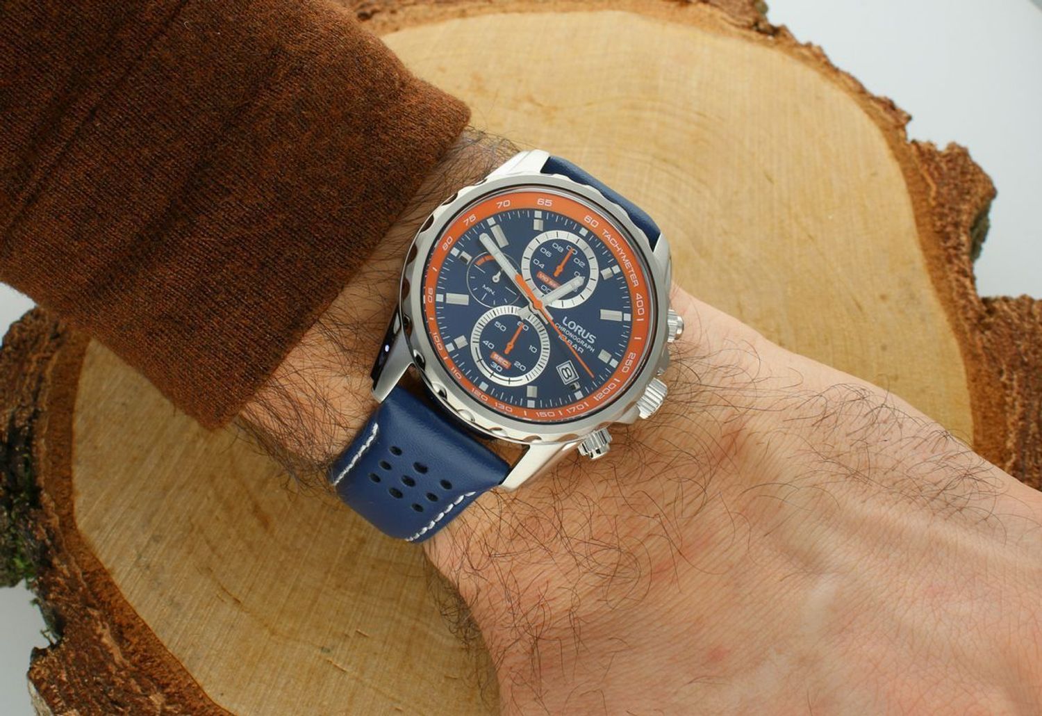 Zegarek LORUS męski RM379JX9 🕧 Zegarek męski Lorus 'Modny Choronograf'🕧 Zegarek męski w stylu sportowym, który swoim wyglądem sprawia, że jest ponadczasowy 🕧1.webp