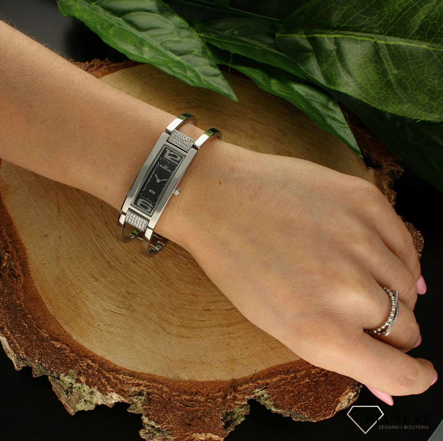 Zegarek damski Rubicon ozdobna bransoleta z cyrkoniami RN10B36. Cała kolekcja Rubicon charakteryzuje się oryginalnością i elegancją. Zegarek z ozdobną bransoletą, biżuteryjny zegarek. Zegarek damski z cyrkoniami (2).jpg