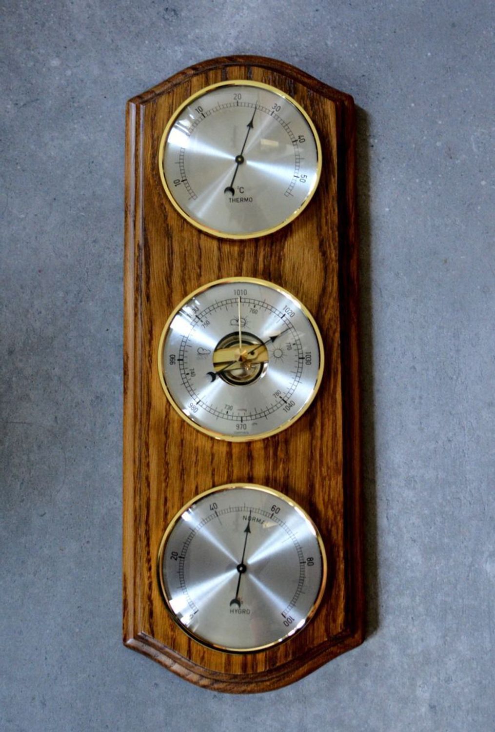 Drewniana stacja pogody Barometr Termometr Higrometr kolor dąb ROBERT2-01. Barometry sprężynowe (próżniowe) (1).JPG