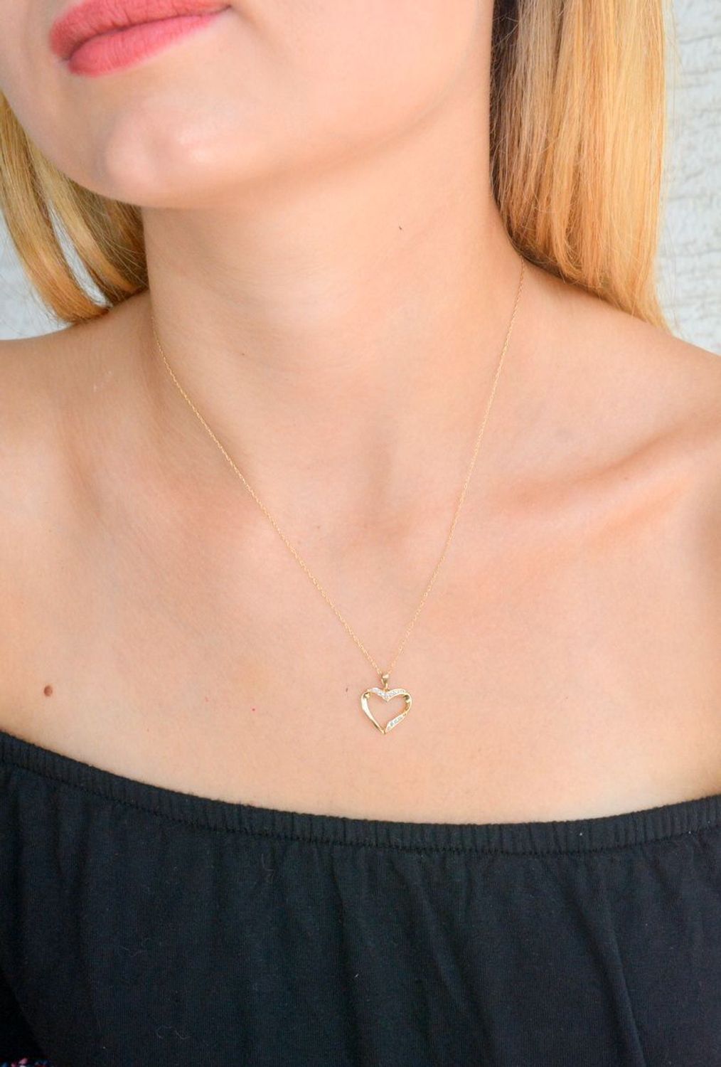 Zawieszka złota Kontur Serduszka  z 11 Diamentami 585 RP16013Y.jpg