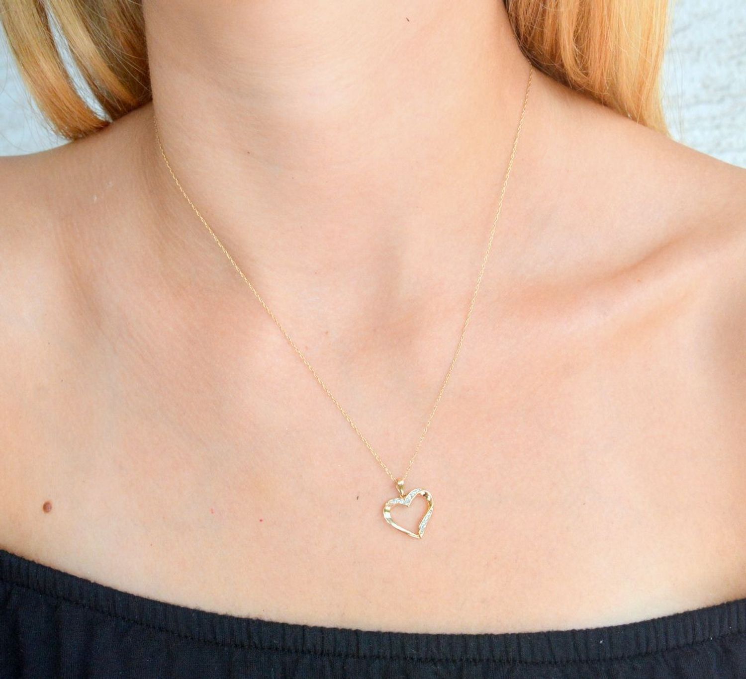 Zawieszka złota Kontur Serduszka  z 11 Diamentami 585 RP16013Y.jpg