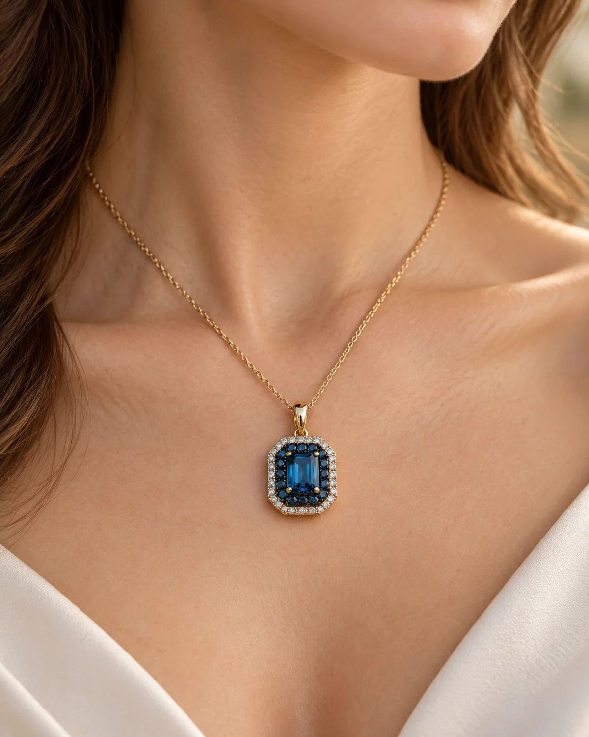 Złota zawieszka damska RP17931LBTY z 44 brylantami 0,83 ct i London Blue Topaz 2,24 ct (4).jpg