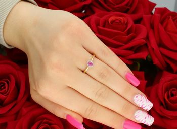 Elegancki złoty pierścionek z rubinem i 4 diamentami 0,01ct GHSI. Model RR46045RBY, próba 585, rozmiar 13 – styl i szlachetność w jednym.2.jpg