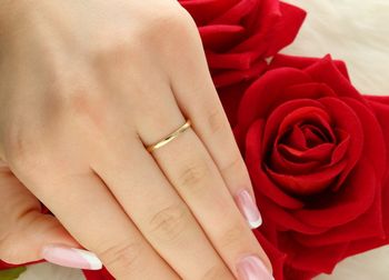 Złoty pierścionek z owalnym szafirem i 44 brylantami 0,11 ct. Złoto próby 585. Elegancki, klasyczny model – idealny na prezent lub zaręczyny.4.jpg