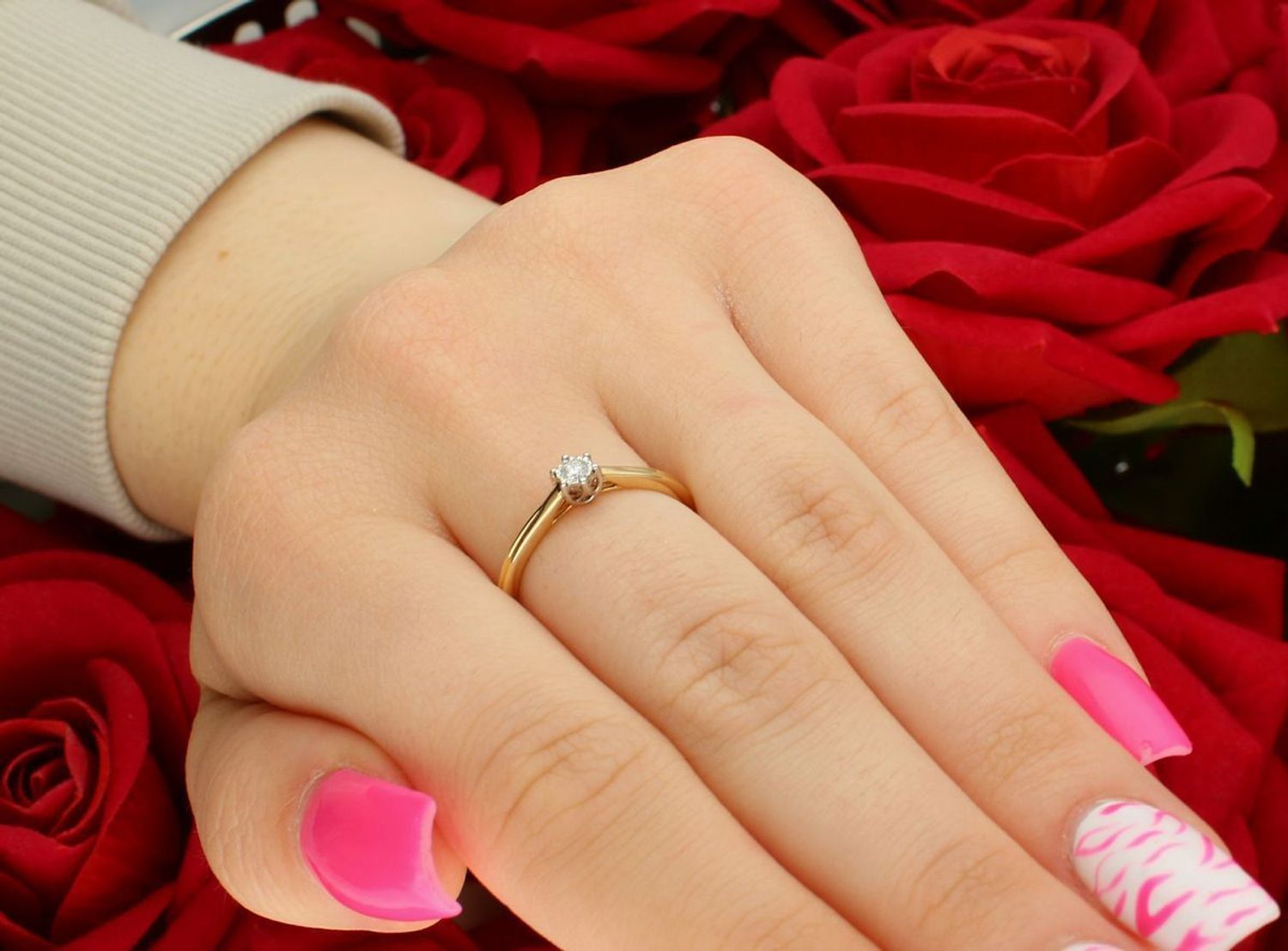 Złoty pierścionek z diamentem 0,05ct GHSI – RR602Y, próba 585, rozmiar 14.jpg