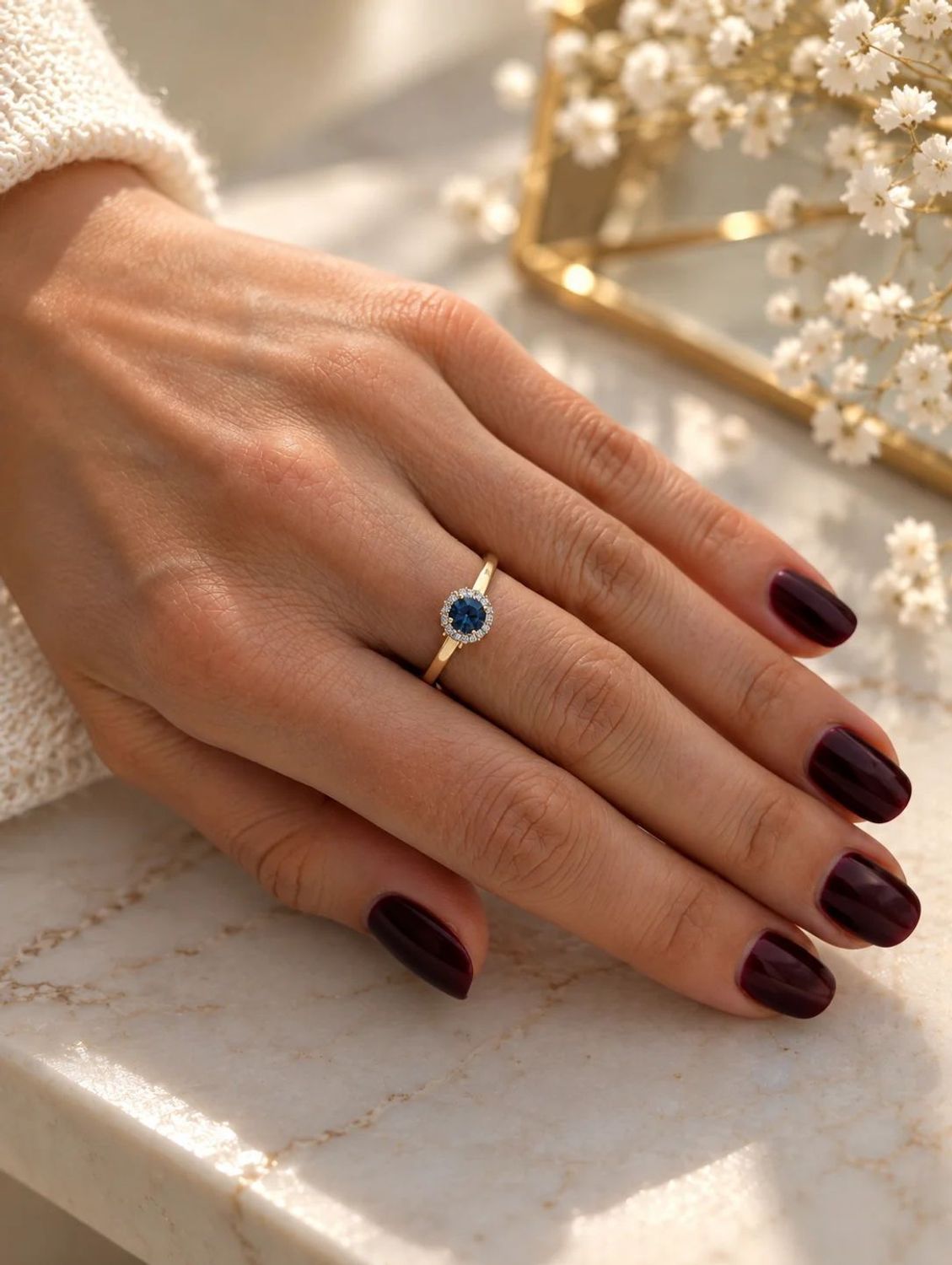 Złoty pierscionek 585 z pięknym topazem London Blue 0,27 ct i 17 diamentami 0,05 ct rozmiar 12 (1).jpg