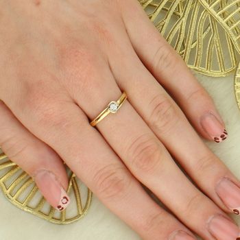 Złoty Pierścionek z Diamentem „Owinięty Diament”  Złoto 585  0,04 ct diament.jpg