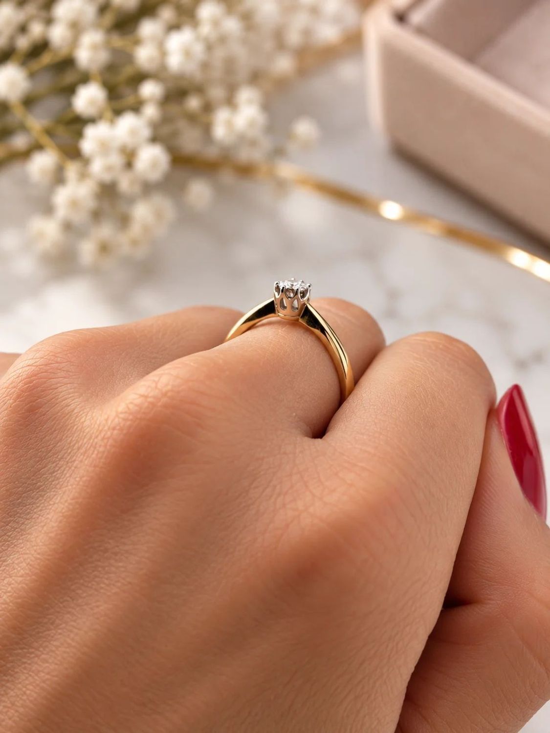 Złoty pierścionek zaręczynowy z diamentem 0,08 ct – złoto próby 585, rozmiar 15 GHSI 0,08ct1 (2).jpg