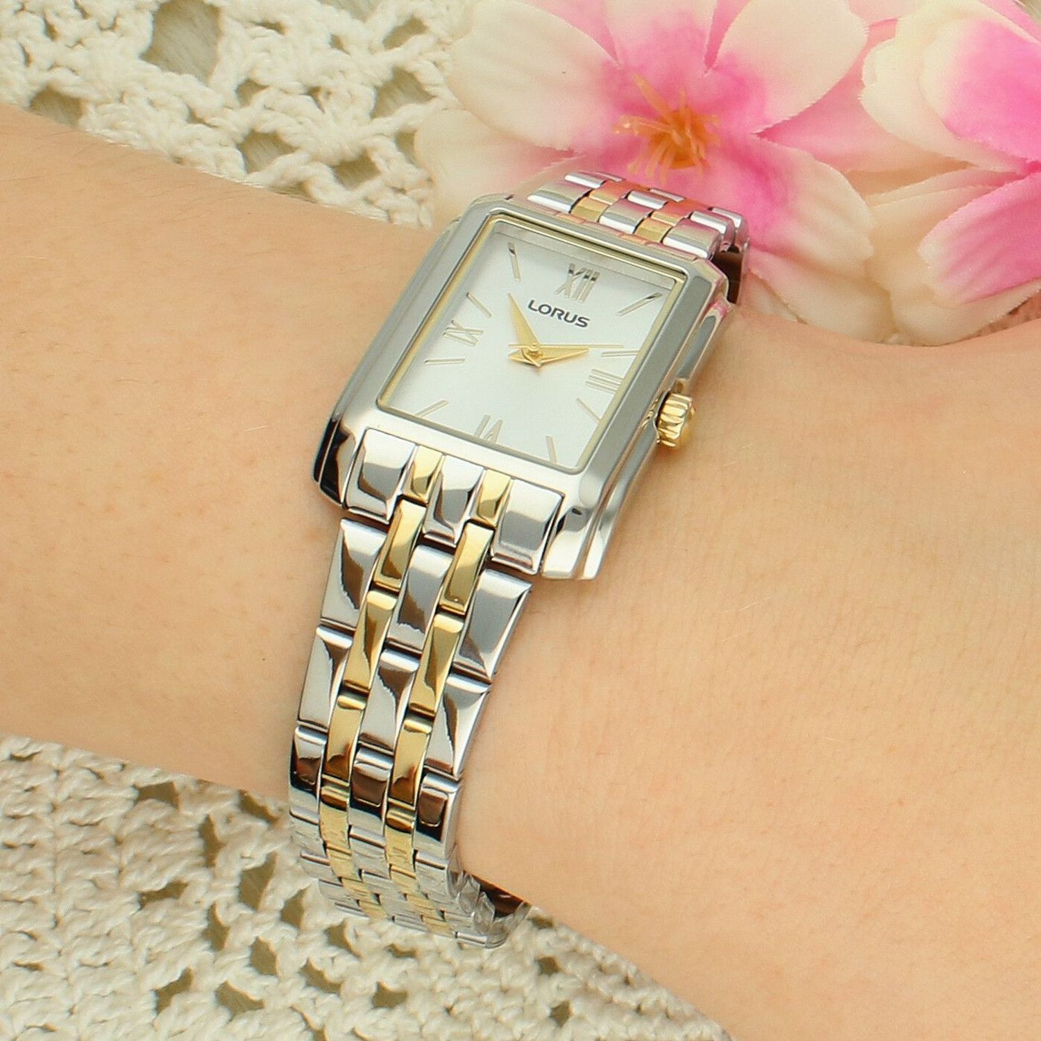 Lorus RRX73JX9 damski zegarek bicolor srebrno-złoty – prostokątny klasyczny.jpg
