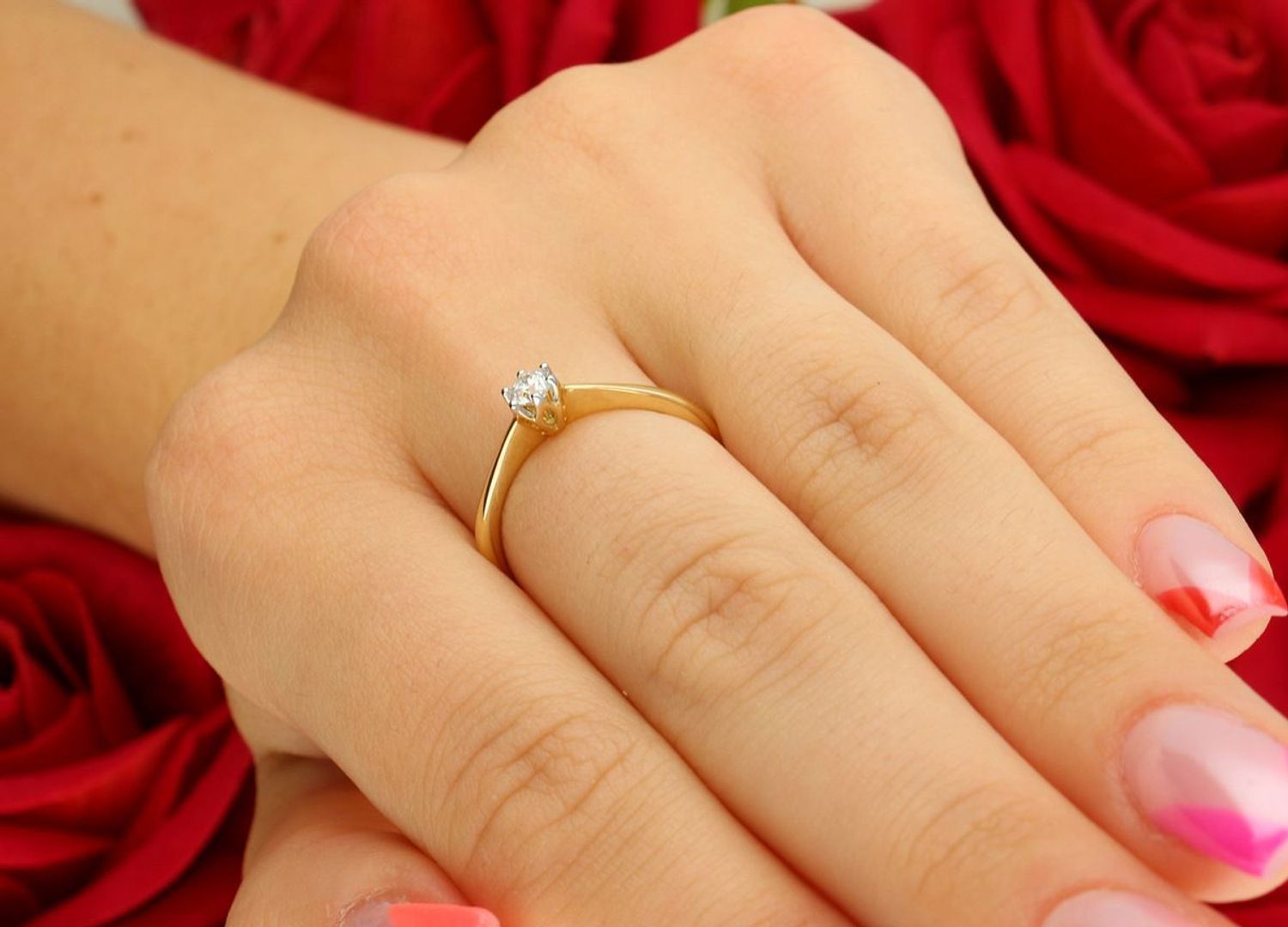 Złoty pierścionek damski z diamentem VS1F o masie 0,2 ct. Elegancki, subtelny i wyjątkowy – idealny na prezent lub zaręczyny. Próba 925, rozmiar 17, waga 2,24 g. Kup teraz!1.jpg