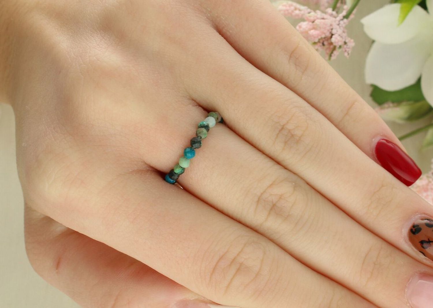 Pierścionek damski RS3014v31 wykonany ze srebra 925 pozłacanego z naturalnym apatytami. Rozmiar 12, wykonany na gumce, lekki i elegancki. Idealny do codziennych i 1.jpg