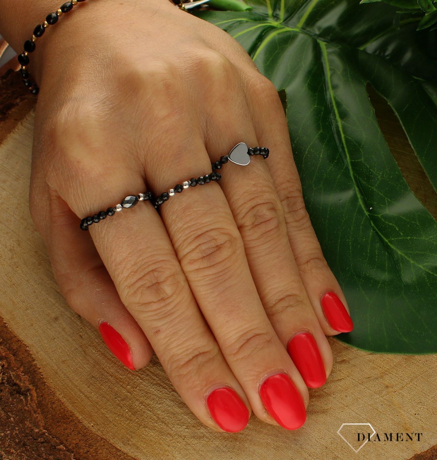 Pierścionek damski srebrny obrączka ze spinelem RS3014v48. Modny pierścionek z ozdobnych kuleczek na gumce to intrygująca biżuteria która spodoba się niezależnej, odważnej kobiecie, kochającej wyraziste dodatki, które podkreś (1).jpg