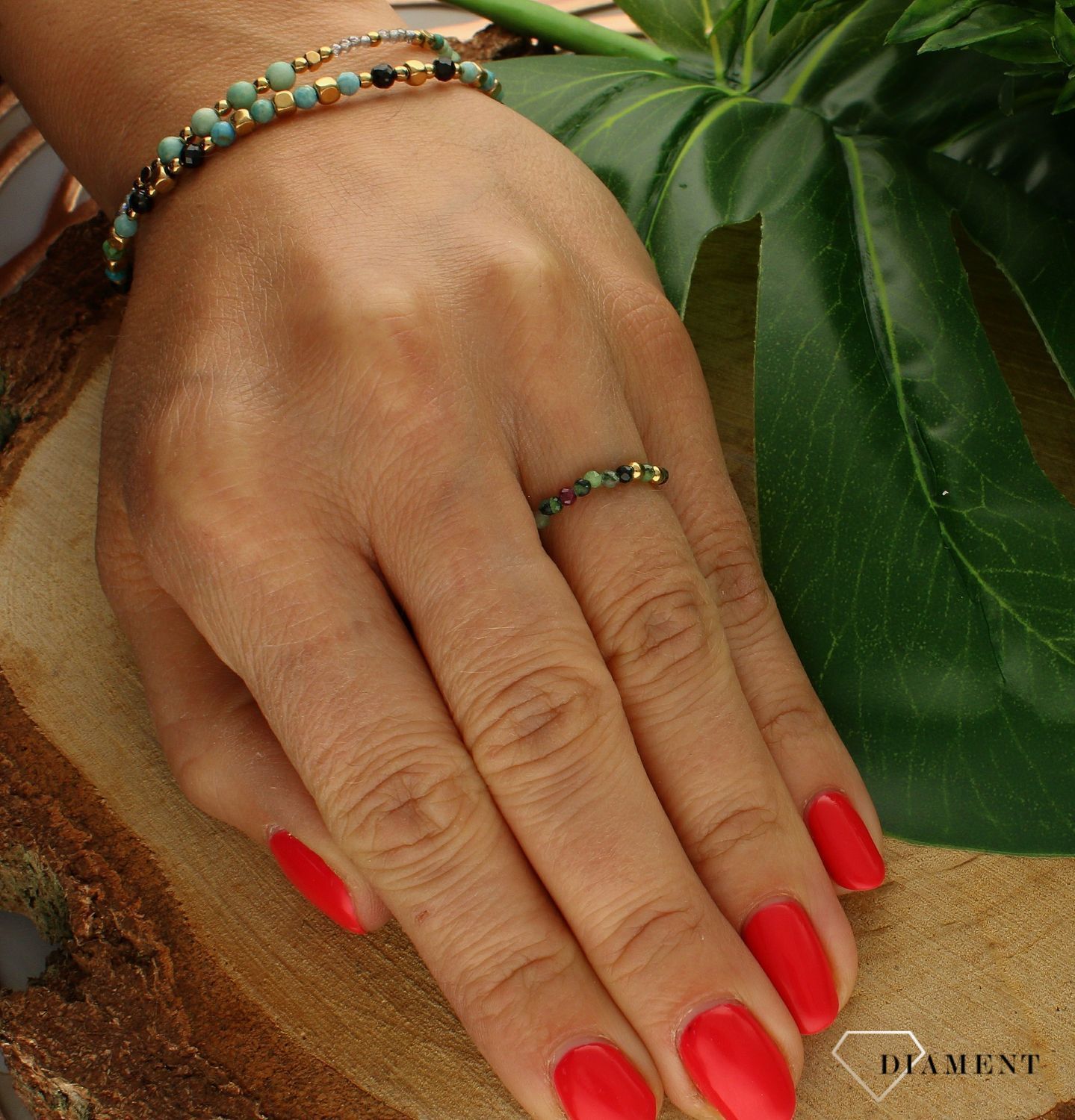 Pierścionek damski srebrny z rubinem na gumce RS3014v60.  Modny pierścionek z ozdobnych kuleczek na gumce to intrygująca biżuteria która spodoba się niezależnej, odważnej kobiecie, kochającej wyraziste dodatki, które podkreśl (1).jpg