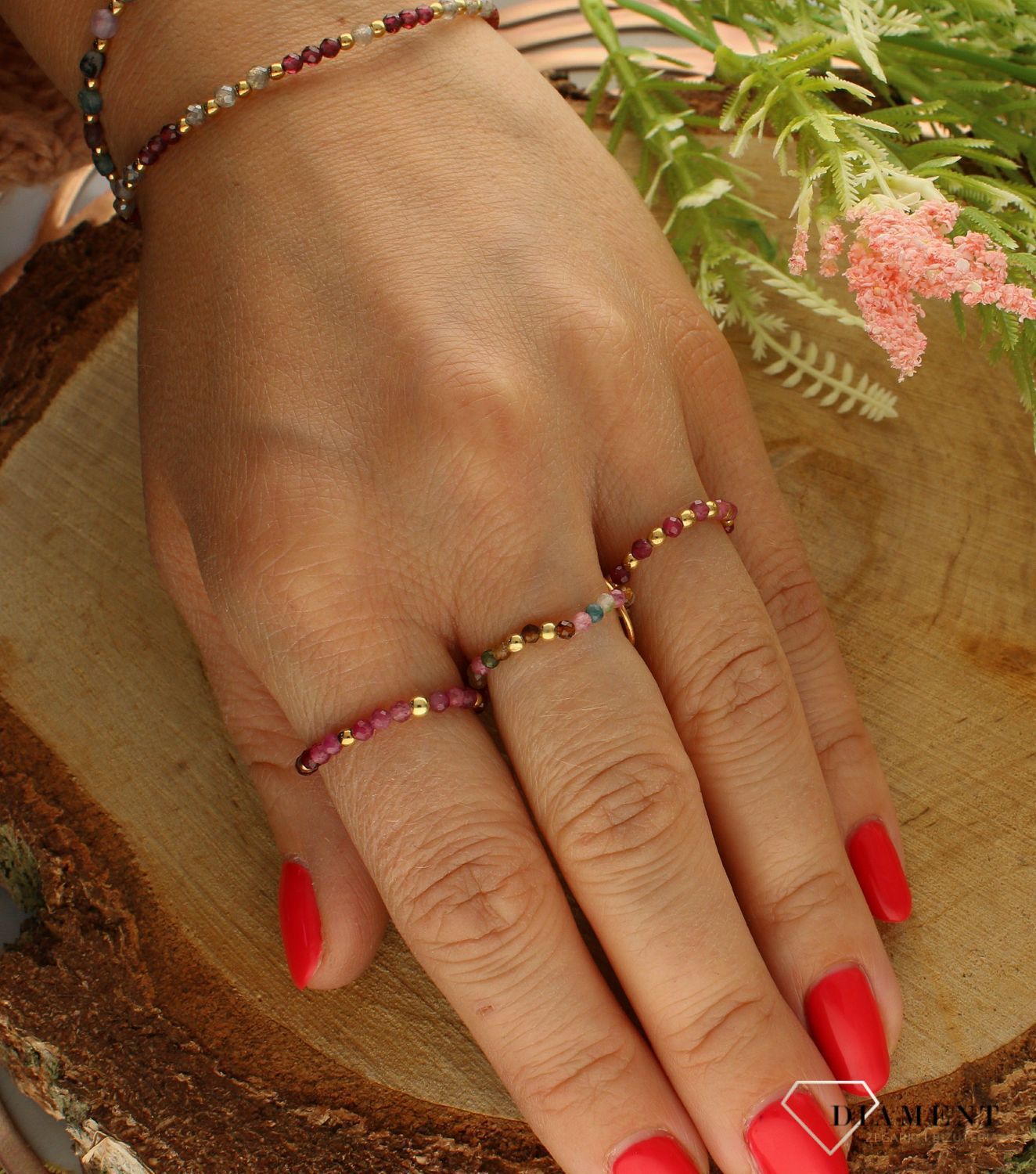 Pierścionek damski srebrny z turmalinem RS3014v74.  Modny pierścionek z ozdobnych kuleczek na gumce to intrygująca biżuteria która spodoba się niezależnej, odważnej kobiecie, kochającej wyraziste dodatki, które podkreślają os (1).jpg