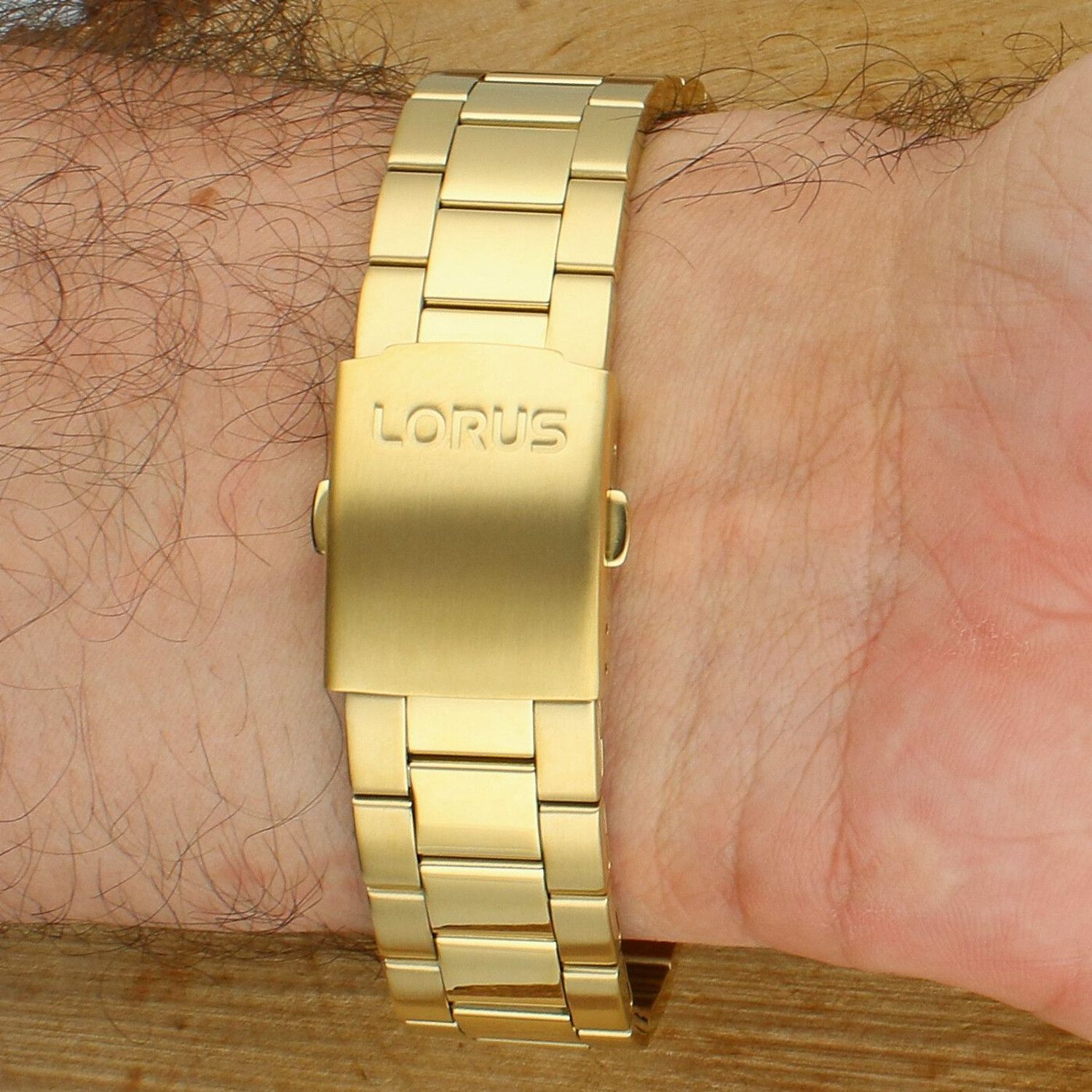 Zegarek męski Lorus Classic RS972DX9 złoty.jpg
