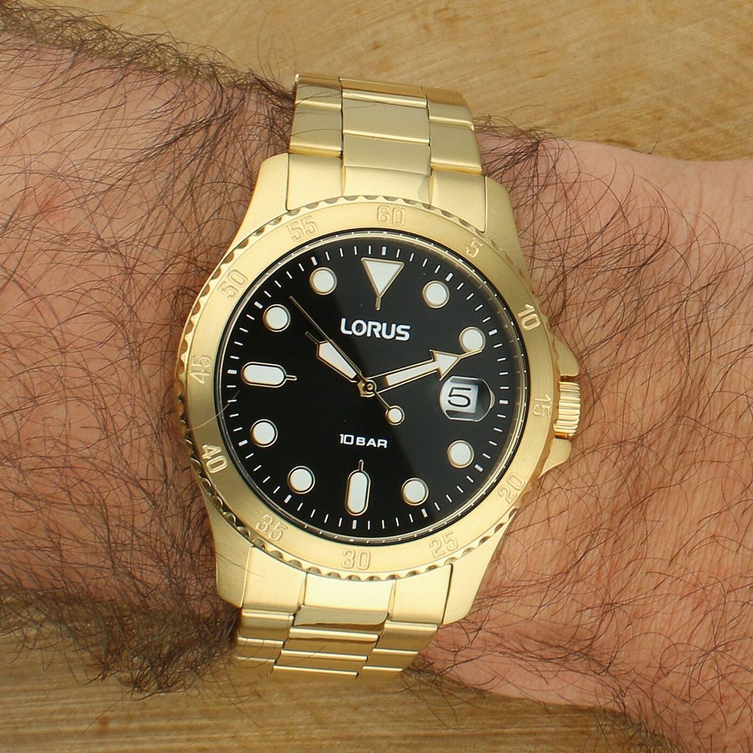 Zegarek męski Lorus Classic RS972DX9 złoty.jpg