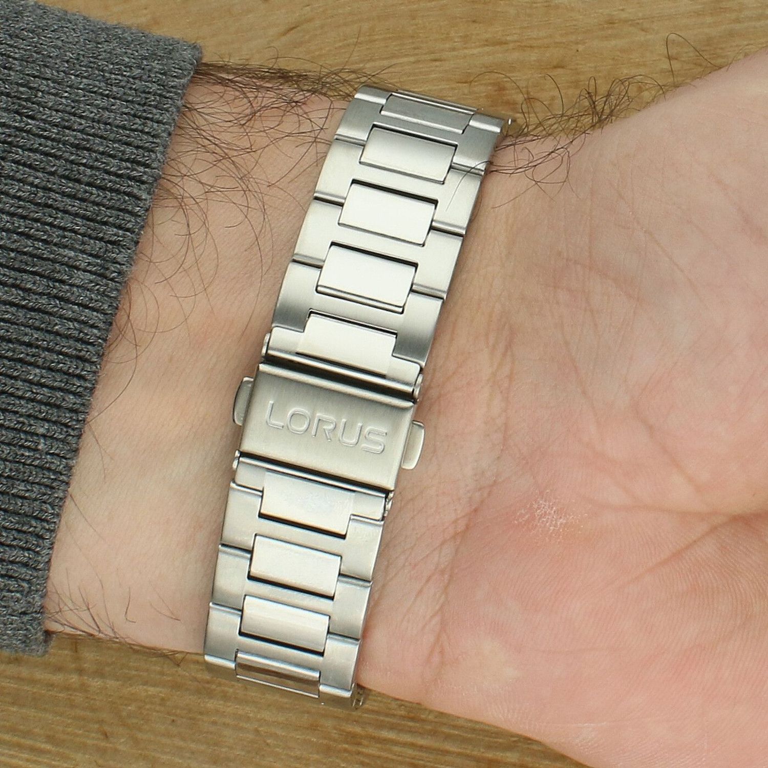 Lorus RS979DX9 Classic – elegancki zegarek męski szafirowe szkło.jpg