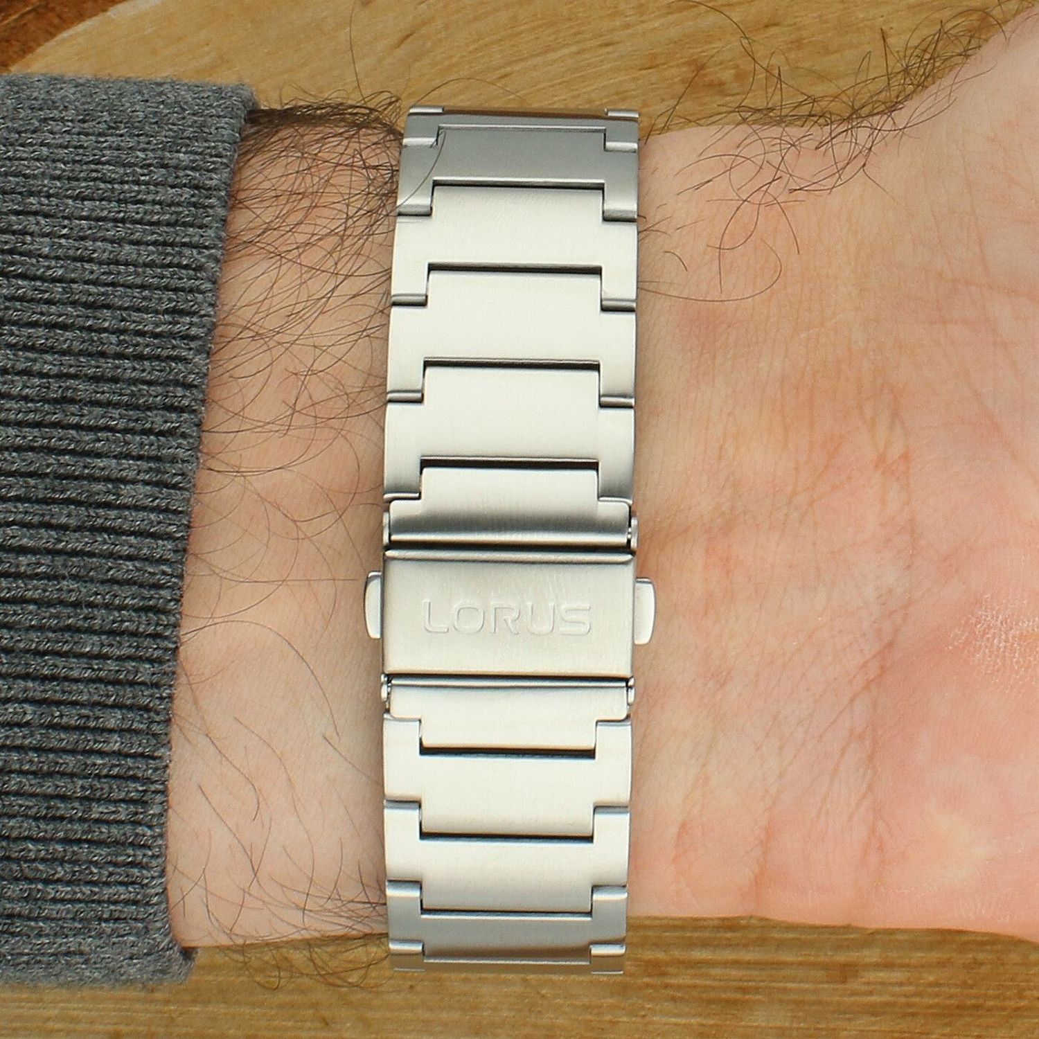 Lorus RS987DX-9 – elegancki zegarek męski prostokątny, kwarcowy, datownik.jpg